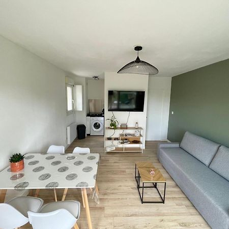 Appartement Avec Loggia Et Parking Prive Лувье Экстерьер фото